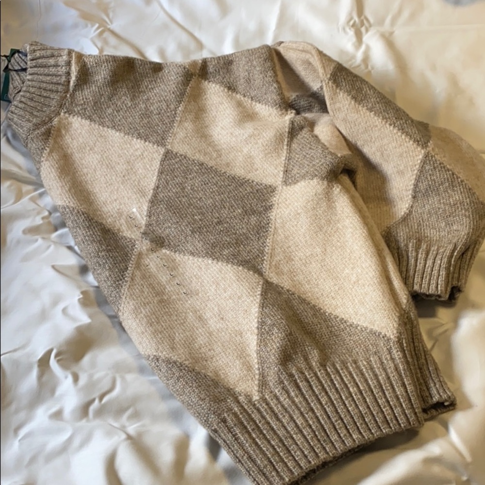 H&M Argyle Print Sweater in tan and cream color